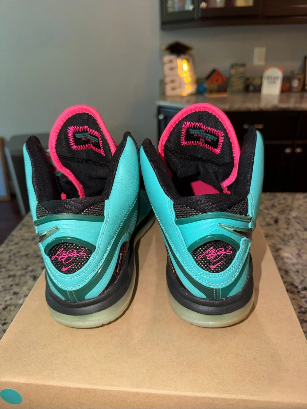 Size 7.5 Nike LeBron 8 South Beach SKU CZ0328-400 Used No Box